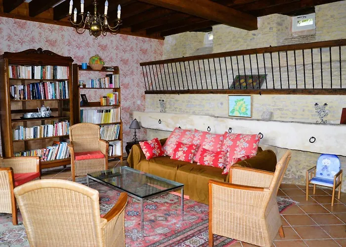 La Quinta, Belle Maison En Pierres Avec Jardins אסנלס